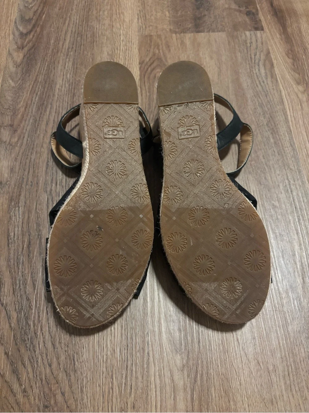 Women’s Ugg Joslyn wedge sandal in black size 9